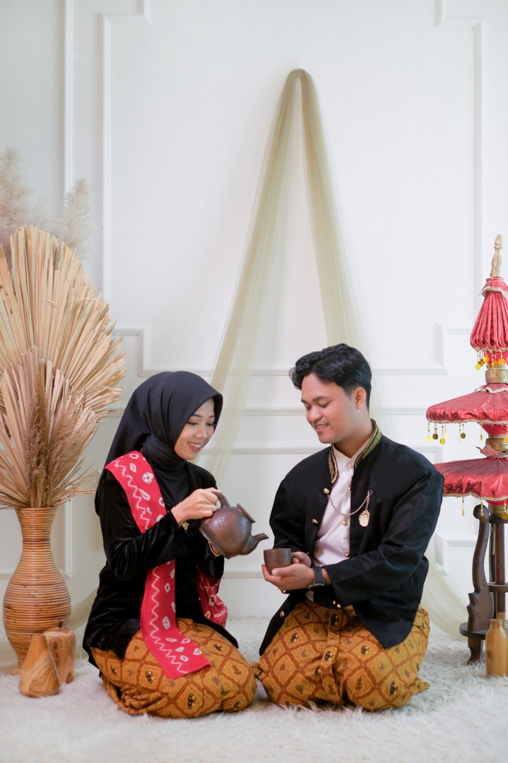https://rosi-reno.webnikah.com/dirmember/00000028/Rosidanreno/photo-274005-322255-l-202505130531.jpg