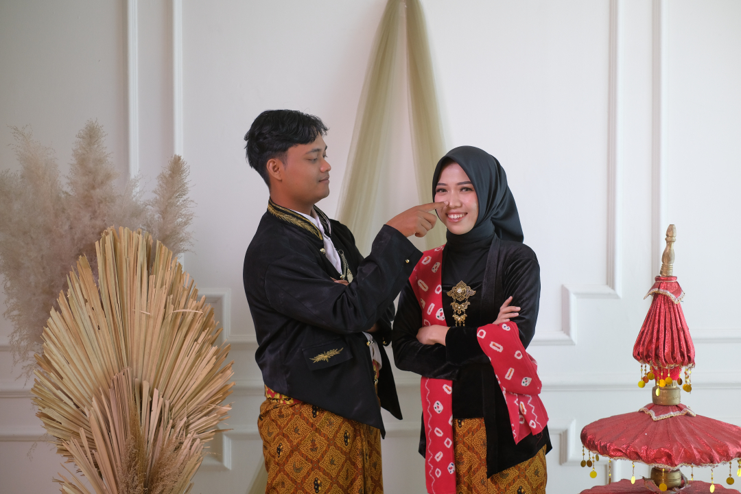 https://rosi-reno.webnikah.com/dirmember/00000028/Rosidanreno/photo-274005-322256-l-202505130613.jpg