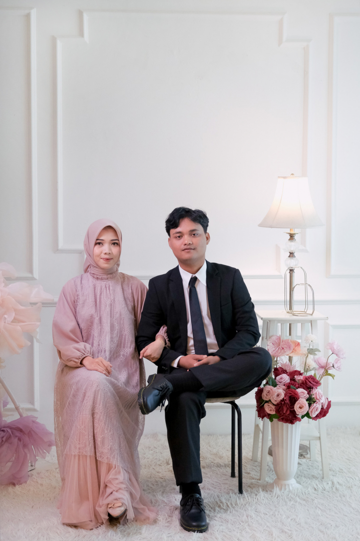 https://rosi-reno.webnikah.com/dirmember/00000028/Rosidanreno/photo-274005-322299-l-202505131058.jpg